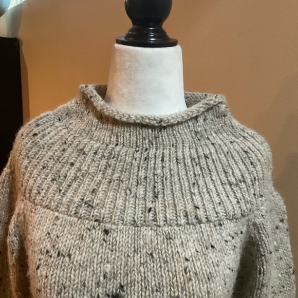 “Fisherman out of Ireland” 100% wool, made in Ireland sweater. - Picture 3 of 11